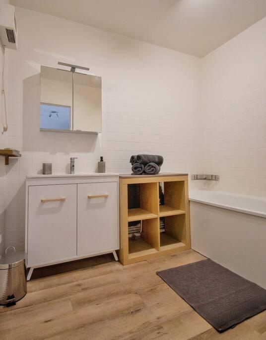Apartamento Joli T2 Lumineux Avec Balcon Et Wifi - Proche Cv Aix-en-Provence Exterior foto